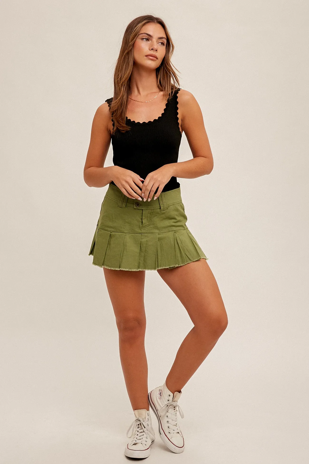 Hem and Thread Women's Black Scallop Edge Sweater Tank